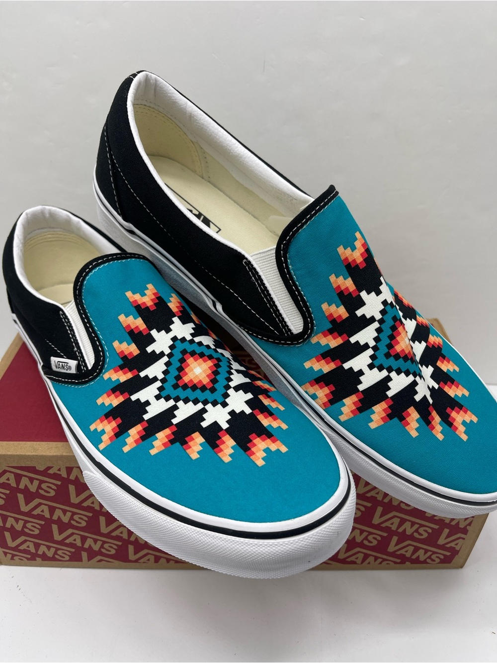 Vans Men’s Classic Slip-On Desert Vibes Teal Blue/True White 
Sneakers Aztec